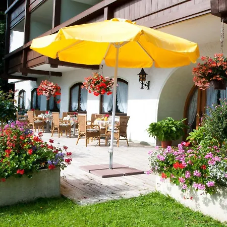 ホテル Hotel-gasthof Sperrer グラッサウ